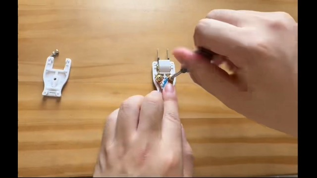 Amazon.co.jp: ムービープラグ 180°回転 電源プラグ スーツ 差込み